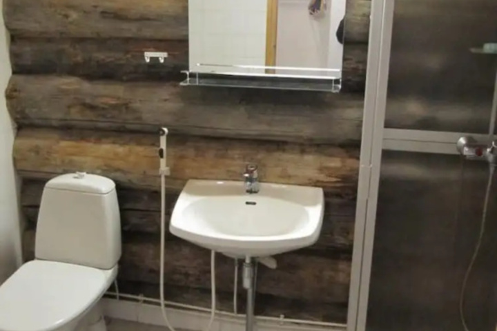 Room 4 of 4
