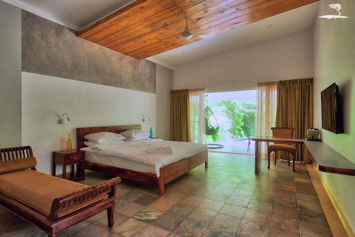 Room 3 of 40