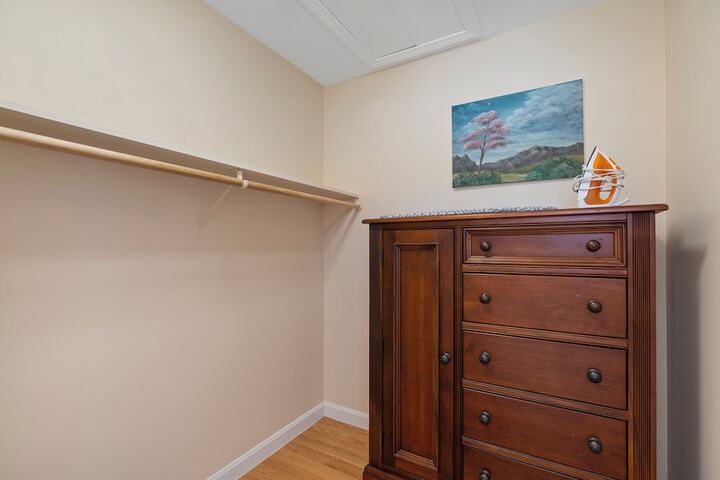 Room 6 of 53