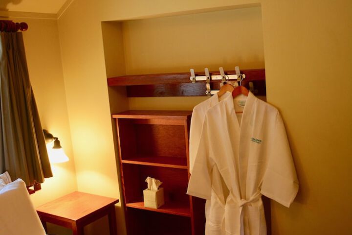 Room 8 of 199