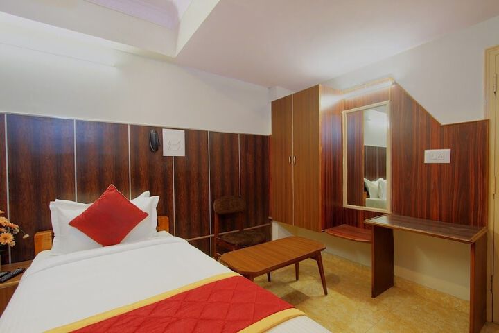 Room 9 of 29
