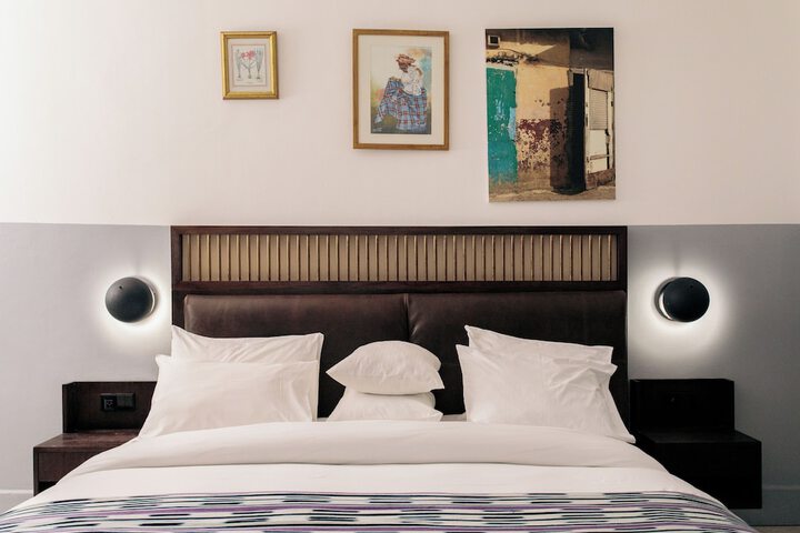 Room 4 of 27