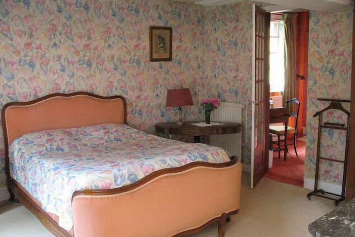 Room 2 of 7