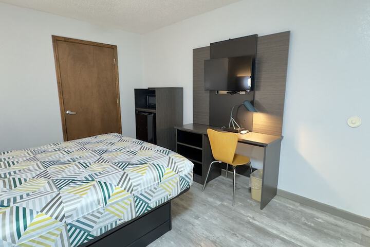 1 Queen Bed | Mobility Accessible Tub Micfridg (9 of 11)