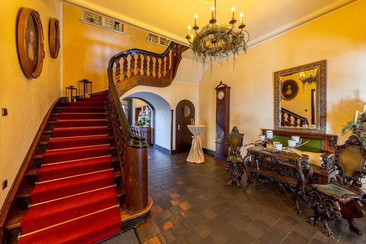 Hotel Interior 72 of 102