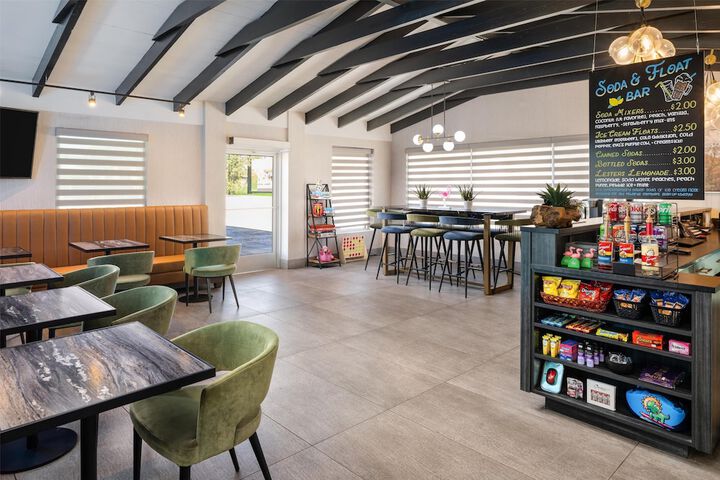 Breakfast area
