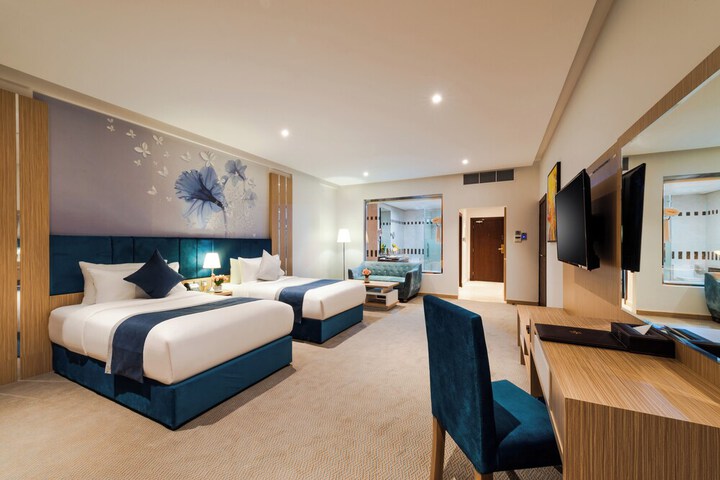 Room 7 of 48