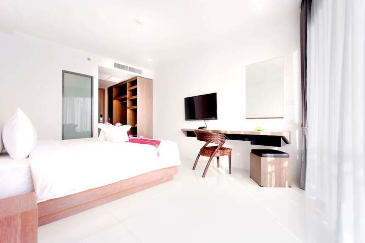 Room 17 of 100