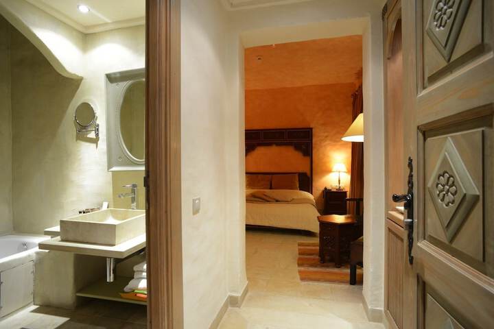 Room 6 of 34