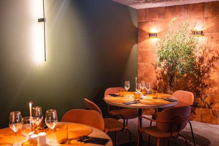 Dining 57 of 100