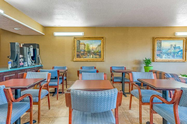 Breakfast/Coffee Service 6 of 22