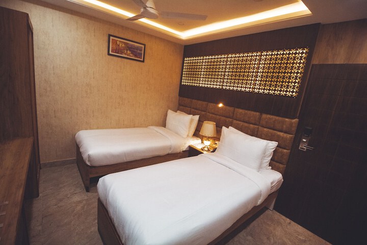 Room 43 of 110
