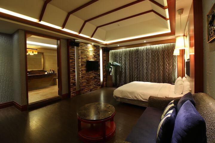 Room 21 of 44