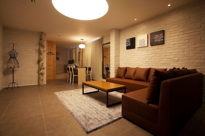 Room 12 of 40
