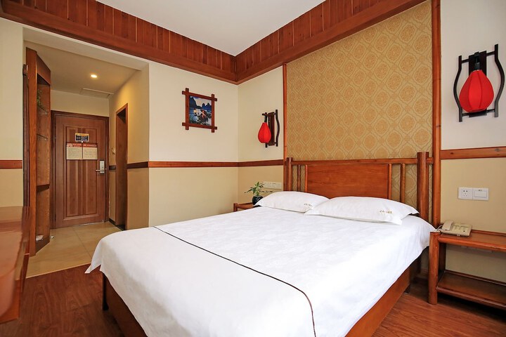 Room 28 of 51