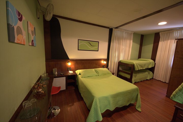 Room 6 of 110