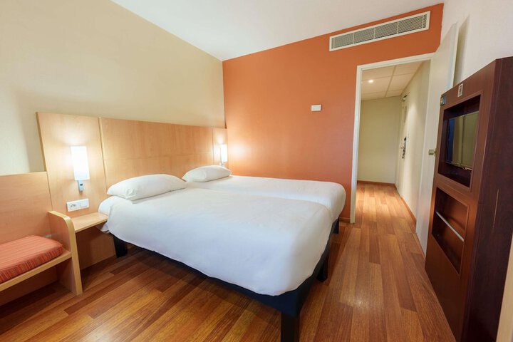 Room 26 of 78