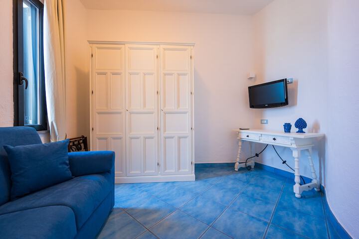 Room 14 of 100