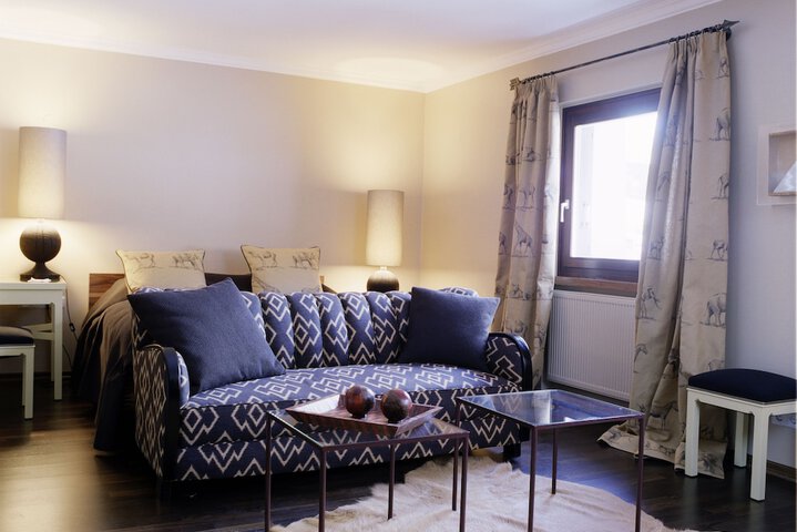 Room 52 of 95