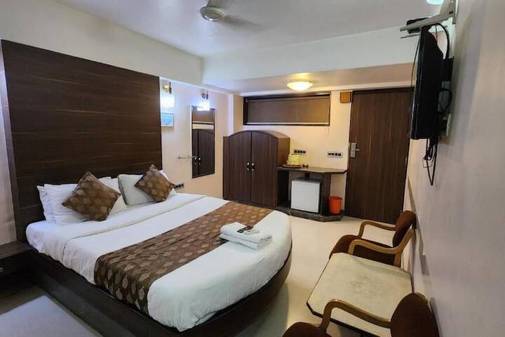Room 3 of 13