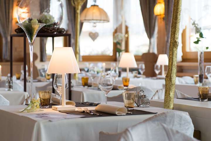 Dining 65 of 79