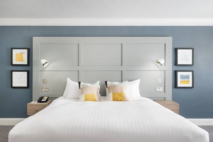 Room 3 of 85