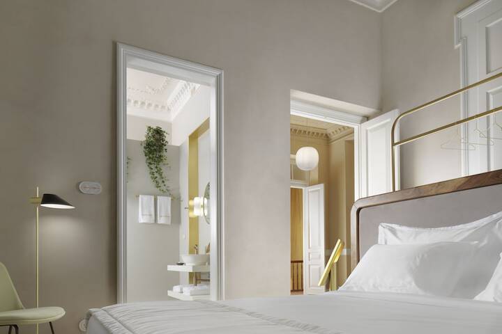 Room 15 of 67