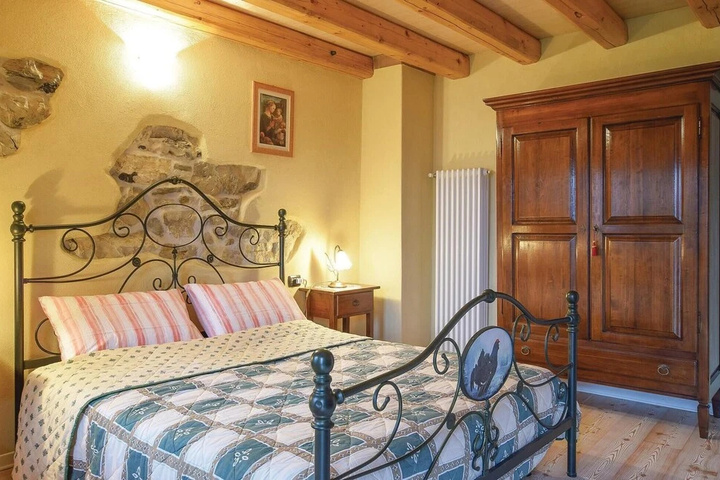 Room 3 of 15