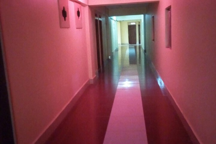 Ballroom/Hall 68 of 73