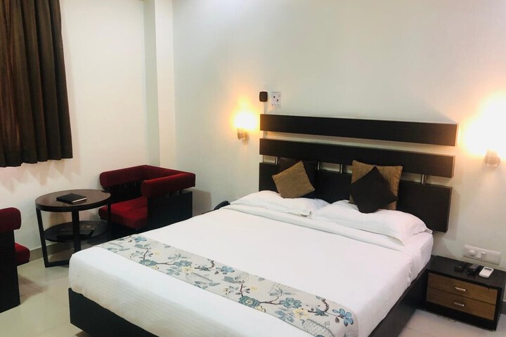 Room 16 of 40