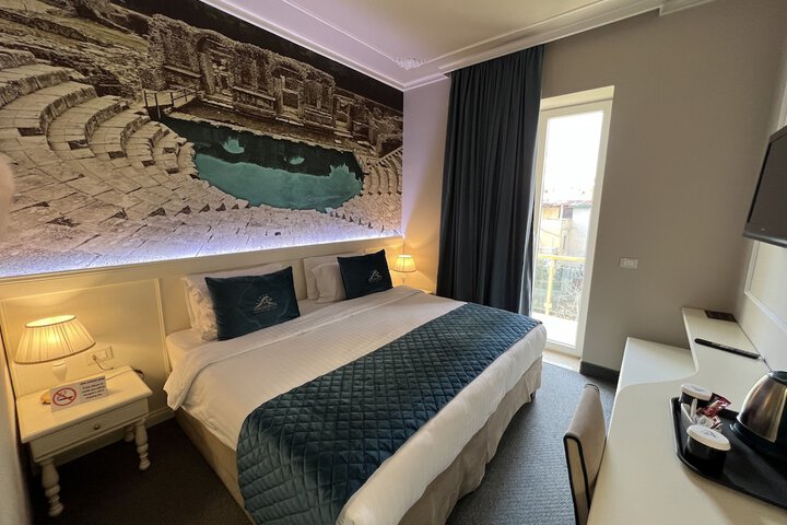 Room 71 of 164
