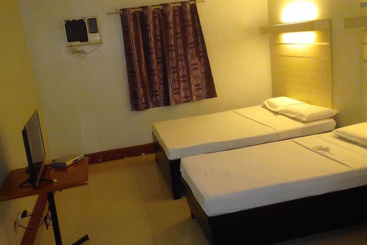 Room 8 of 94