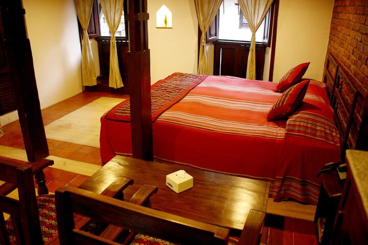 Room 8 of 33