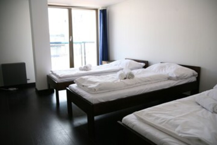 Room 228 of 275