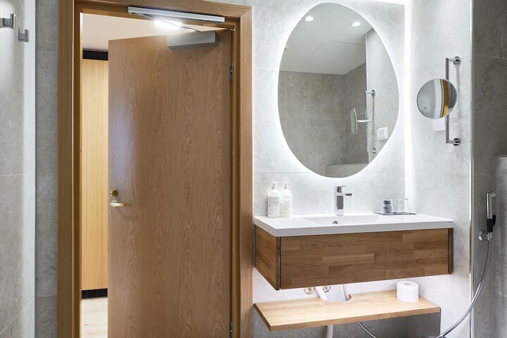 Clean Restrooms