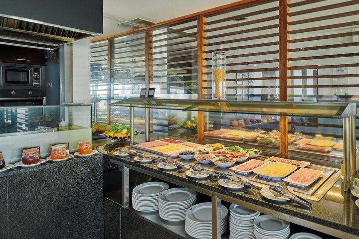 Dining 98 of 112