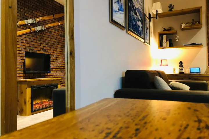 Room 3 of 21