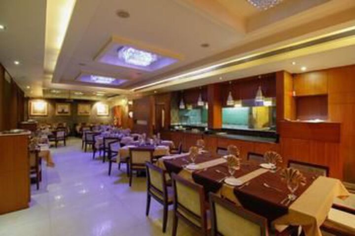 Dining 18 of 18