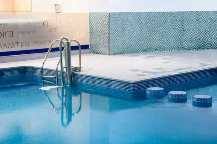 Pool Hotel