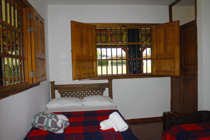 Room 7 of 25