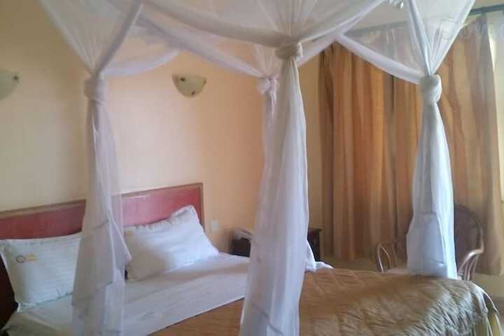 Room 11 of 39