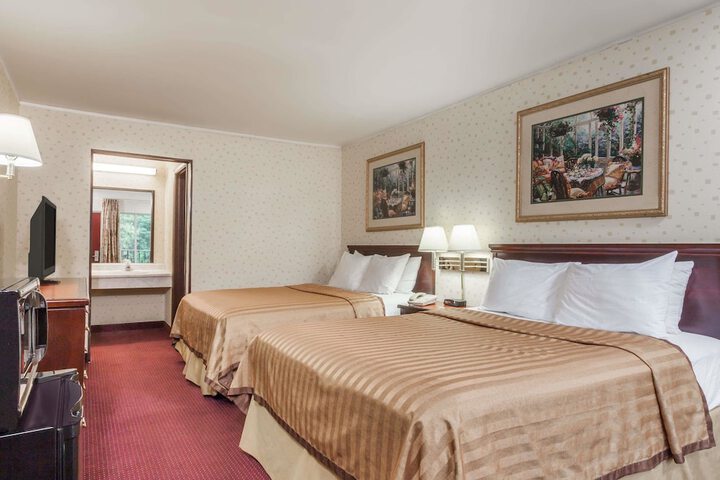 2 Double Beds Accessible Room (9 of 9)