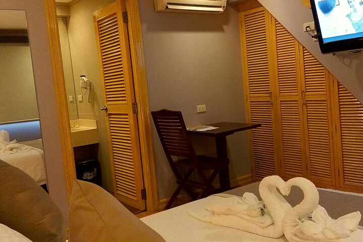 Room 9 of 41