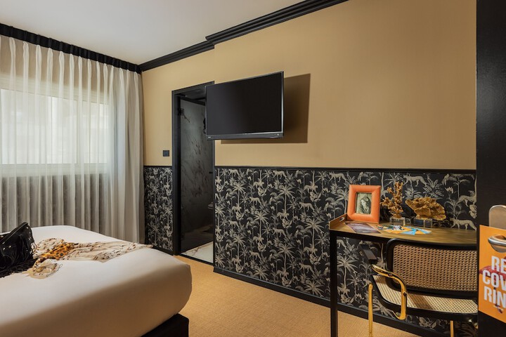 Room 12 of 34