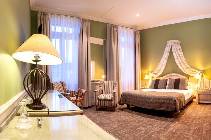 Room 25 of 51