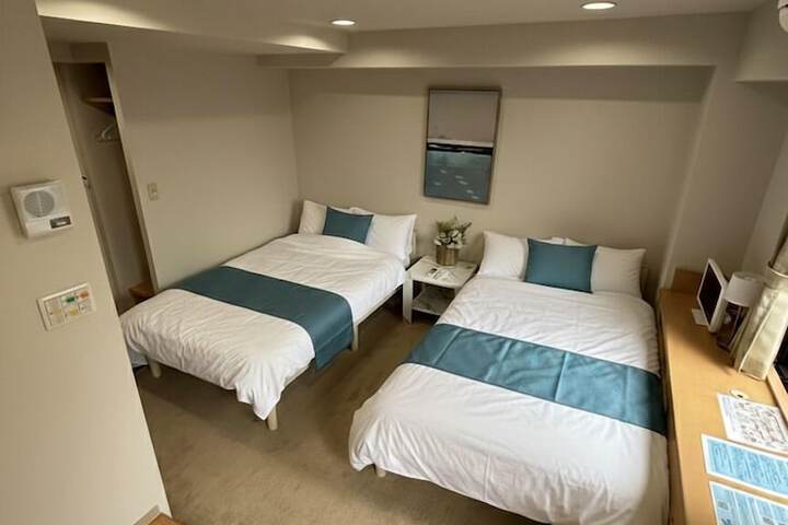 Room 35 of 62
