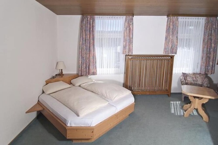 Room 6 of 31