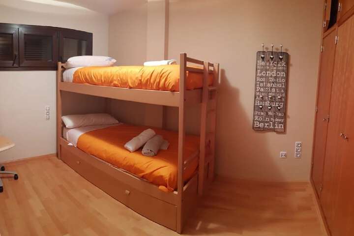 Room 30 of 349