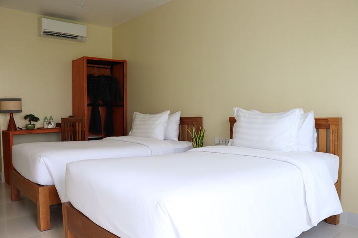 Room 34 of 86