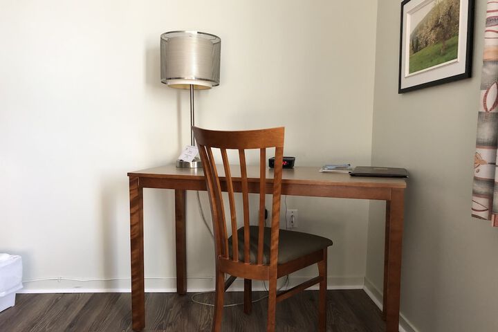Room 4 of 18